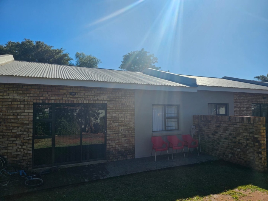 1 Bedroom Property for Sale in Rhodesdene Northern Cape